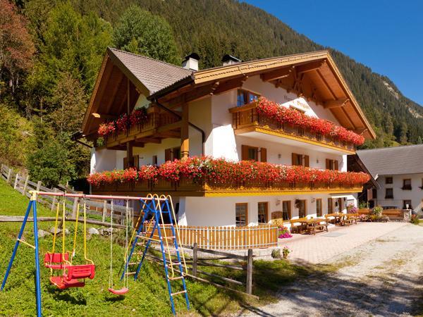 ラチーネス Garni Bergland Bed & Breakfast エクステリア 写真