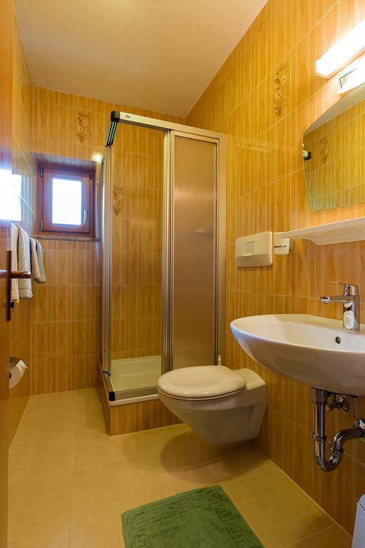 ラチーネス Garni Bergland Bed & Breakfast エクステリア 写真