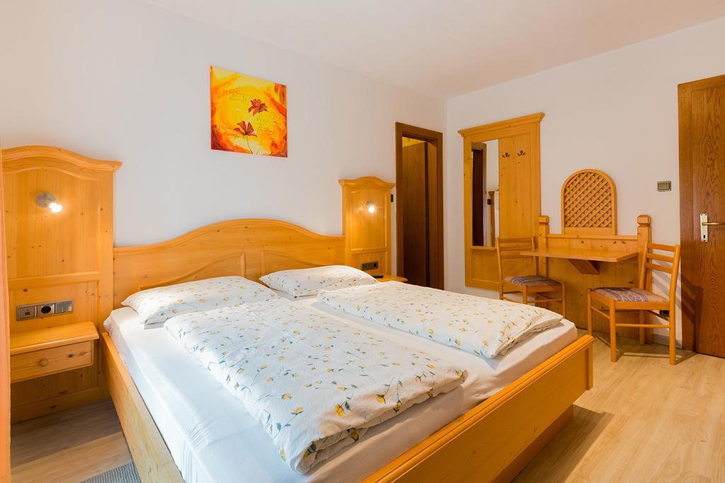 ラチーネス Garni Bergland Bed & Breakfast エクステリア 写真